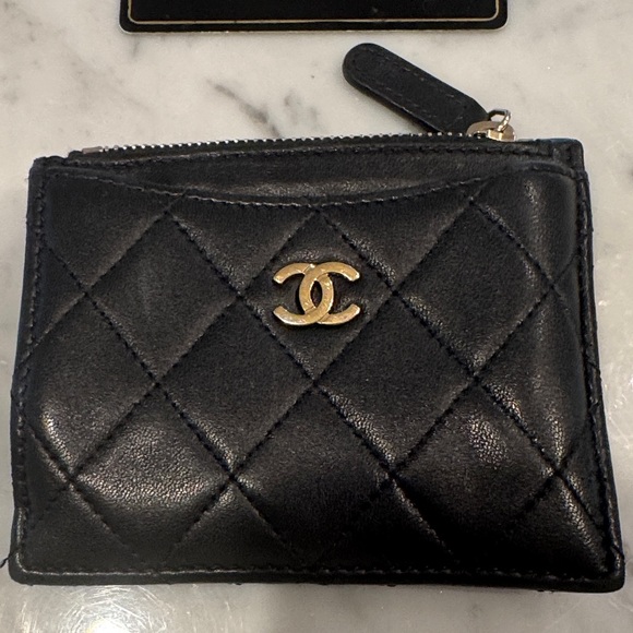 CHANEL Black Quilted Card Holder with Gold Logo - Picture 1 of 5
